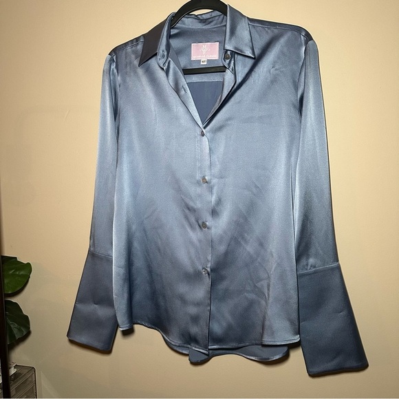 Michelle Farmer Luxury Silk Garçon Blouse Stretch Shirt Charmeuse Hydrangea XS - Picture 2 of 16